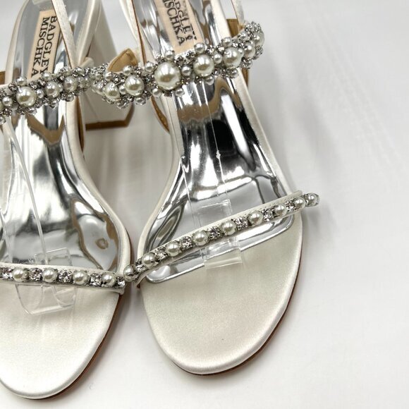 Badgley‎ Mischka Size 6 Natasha White Jeweled Pearl Block Heels Sandals Shoes - Picture 5 of 14